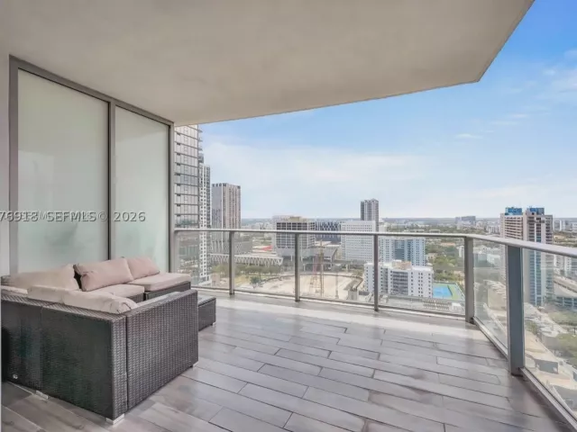 2-bedroom condo for rent in Miami - 851 NE 1st Ave 2408 - MondialRealty