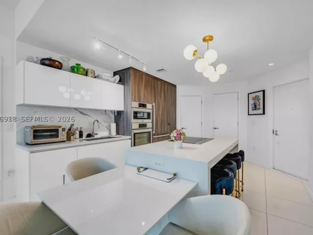 2-bedroom condo for rent in Miami - 851 NE 1st Ave 2408 - MondialRealty
