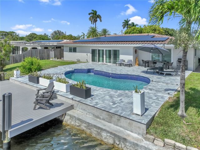 3-bedroom home for sale in Wilton Manors - 2225 NE 16th Ave - MondialRealty
