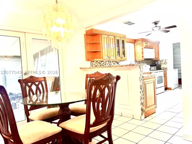 3-bedroom home for sale in Hollywood - 106 N 32nd Ave - MondialRealty