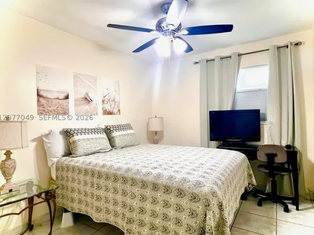 3-bedroom home for sale in Hollywood - 106 N 32nd Ave - MondialRealty