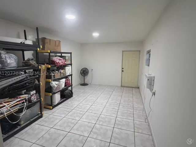 3-bedroom home for sale in Hollywood - 106 N 32nd Ave - MondialRealty