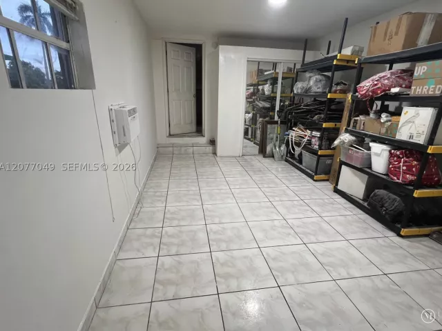 3-bedroom home for sale in Hollywood - 106 N 32nd Ave - MondialRealty
