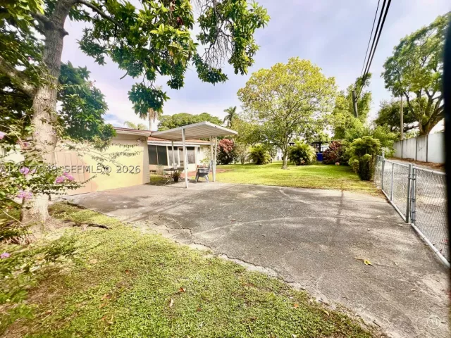 3-bedroom home for sale in Hollywood - 106 N 32nd Ave - MondialRealty
