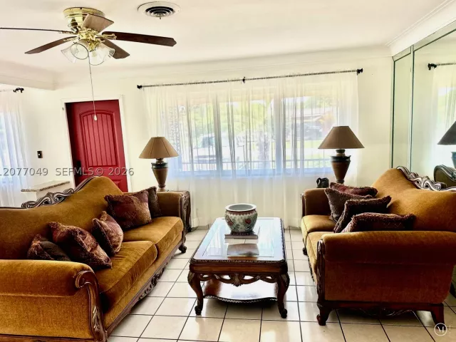 3-bedroom home for sale in Hollywood - 106 N 32nd Ave - MondialRealty