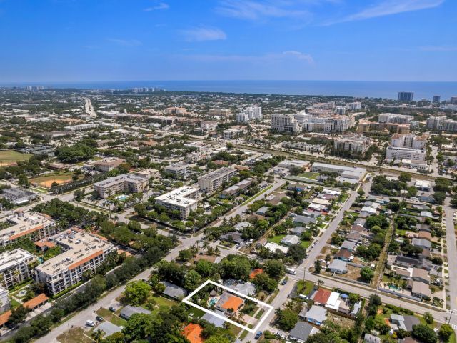 4-bedroom home for sale in Boca Raton - 319 SW 2ND Street - MondialRealty