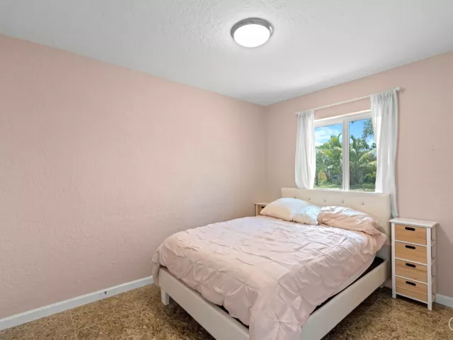 4-bedroom home for sale in Boca Raton - 319 SW 2ND Street - MondialRealty