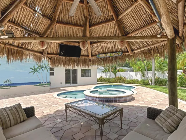 4-bedroom home for sale in Boca Raton - 319 SW 2ND Street - MondialRealty