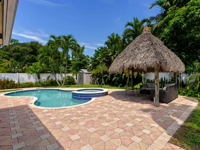 4-bedroom home for sale in Boca Raton - 319 SW 2ND Street - MondialRealty
