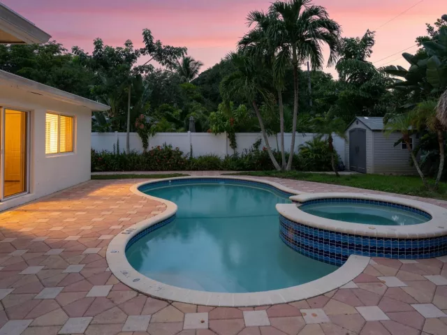 4-bedroom home for sale in Boca Raton - 319 SW 2ND Street - MondialRealty