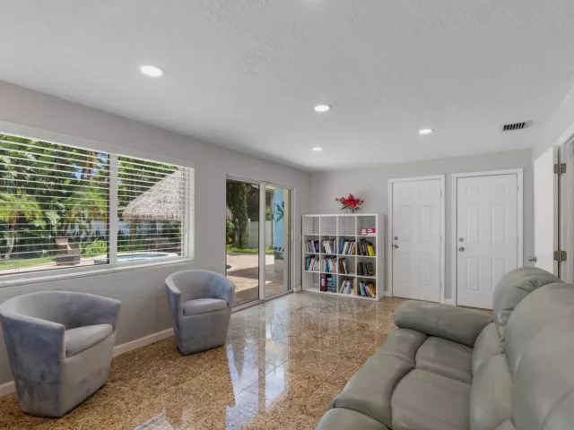 4-bedroom home for sale in Boca Raton - 319 SW 2ND Street - MondialRealty