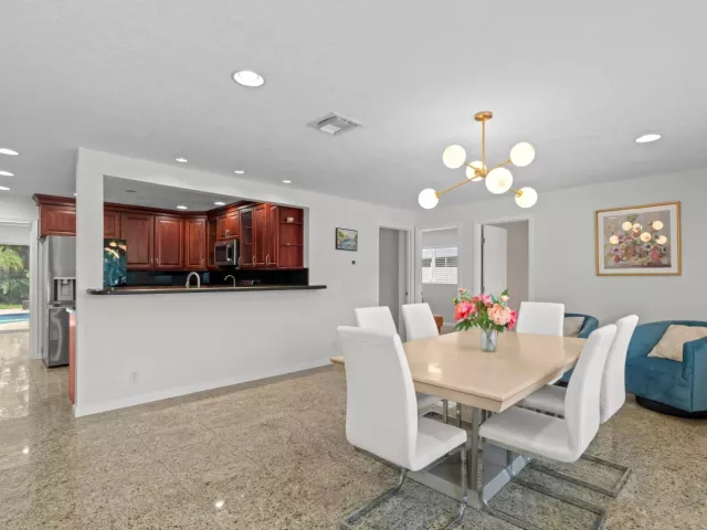 4-bedroom home for sale in Boca Raton - 319 SW 2ND Street - MondialRealty