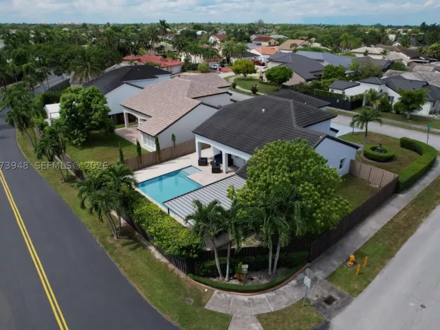 4-bedroom home for sale in Miami - 7301 SW 159th Ave - MondialRealty