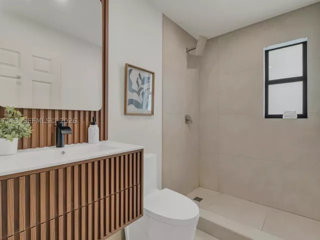 3-bedroom home for sale in Hollywood - 2651 Fletcher Ct - MondialRealty