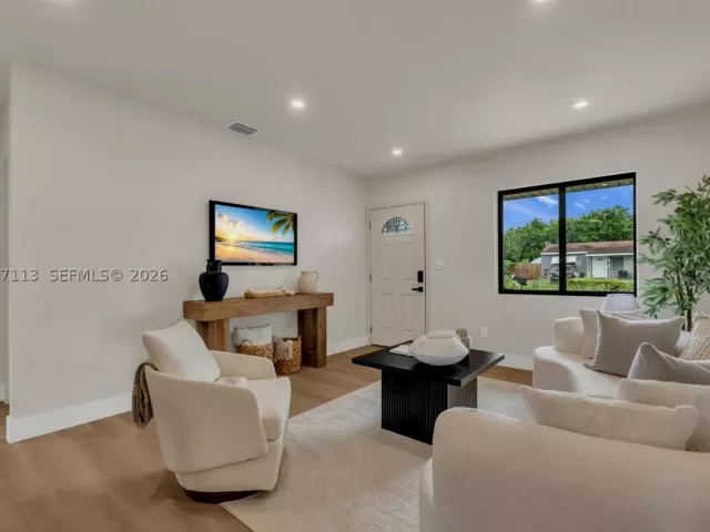 3-bedroom home for sale in Hollywood - 2651 Fletcher Ct - MondialRealty
