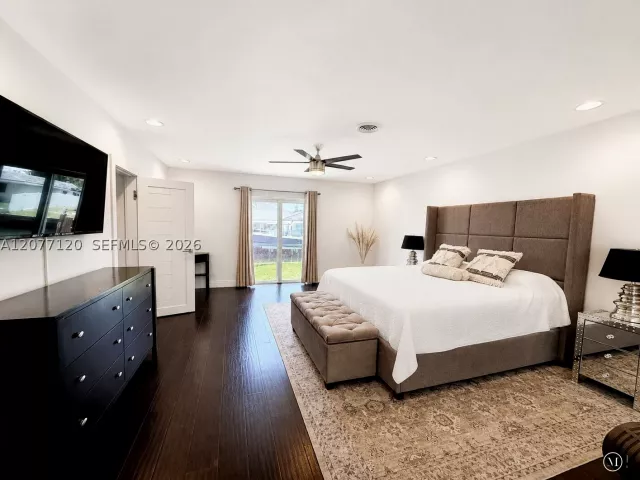 4-bedroom home for sale in Fort Lauderdale - 2830 NE 56th Ct - MondialRealty