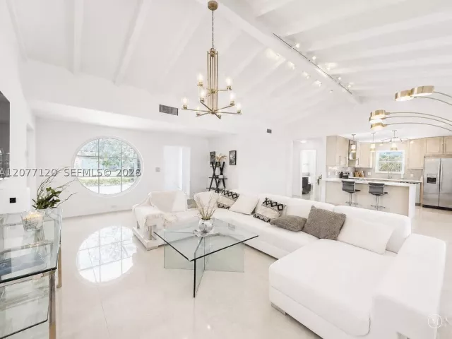 4-bedroom home for sale in Fort Lauderdale - 2830 NE 56th Ct - MondialRealty