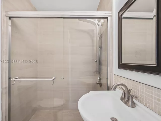 4-bedroom home for sale in Fort Lauderdale - 2830 NE 56th Ct - MondialRealty