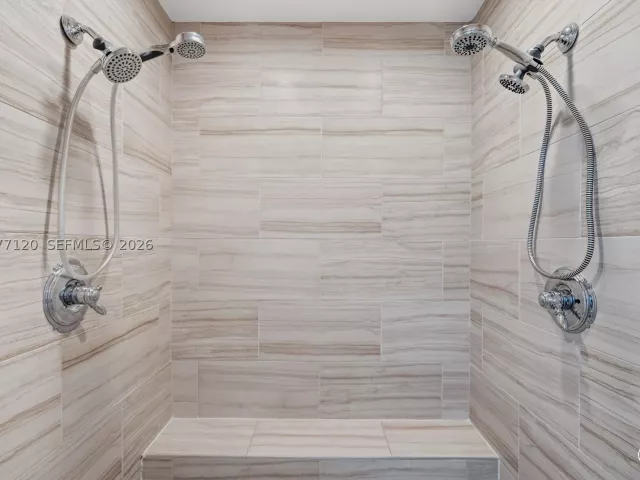 4-bedroom home for sale in Fort Lauderdale - 2830 NE 56th Ct - MondialRealty