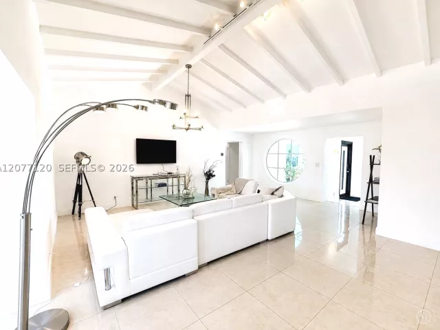 4-bedroom home for sale in Fort Lauderdale - 2830 NE 56th Ct - MondialRealty