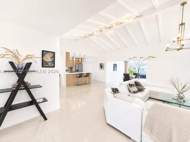 4-bedroom home for sale in Fort Lauderdale - 2830 NE 56th Ct - MondialRealty