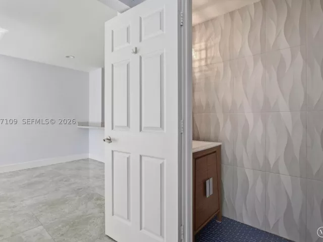3-bedroom home for rent in Hollywood - 1880 Sweetbay Way - MondialRealty