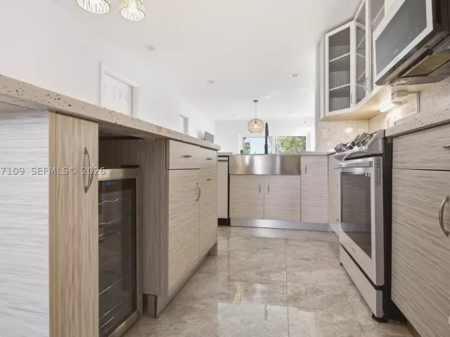 3-bedroom home for rent in Hollywood - 1880 Sweetbay Way - MondialRealty