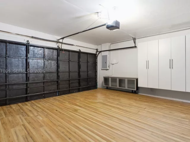 3-bedroom home for rent in Hollywood - 1880 Sweetbay Way - MondialRealty