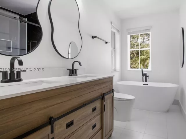 3-bedroom home for rent in Hollywood - 1880 Sweetbay Way - MondialRealty