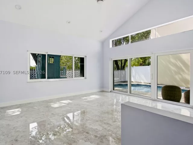 3-bedroom home for rent in Hollywood - 1880 Sweetbay Way - MondialRealty