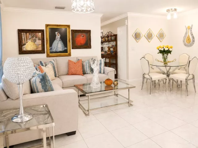 3-bedroom home for sale in West Palm Beach - 821 Hampton Road - MondialRealty