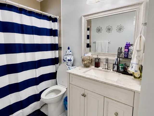 3-bedroom home for sale in West Palm Beach - 821 Hampton Road - MondialRealty