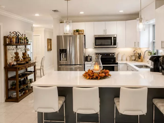 3-bedroom home for sale in West Palm Beach - 821 Hampton Road - MondialRealty