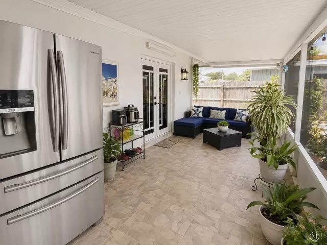 3-bedroom home for sale in West Palm Beach - 821 Hampton Road - MondialRealty