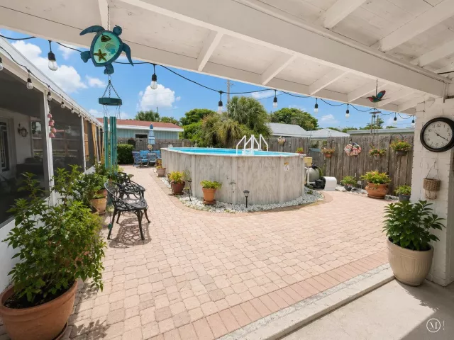 3-bedroom home for sale in West Palm Beach - 821 Hampton Road - MondialRealty