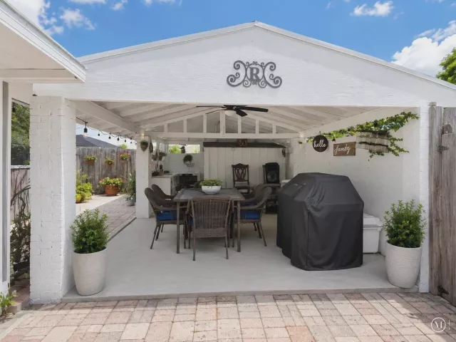 3-bedroom home for sale in West Palm Beach - 821 Hampton Road - MondialRealty