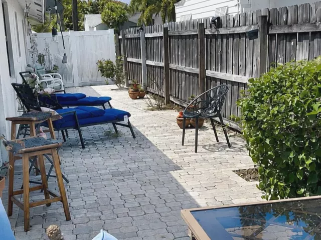 3-bedroom home for sale in West Palm Beach - 821 Hampton Road - MondialRealty