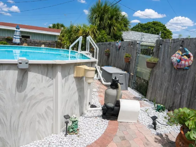 3-bedroom home for sale in West Palm Beach - 821 Hampton Road - MondialRealty