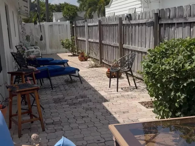 3-bedroom home for sale in West Palm Beach - 821 Hampton Road - MondialRealty