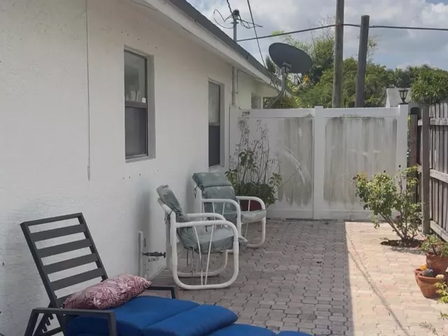 3-bedroom home for sale in West Palm Beach - 821 Hampton Road - MondialRealty