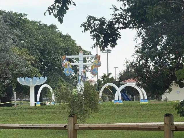 3-bedroom home for sale in West Palm Beach - 821 Hampton Road - MondialRealty