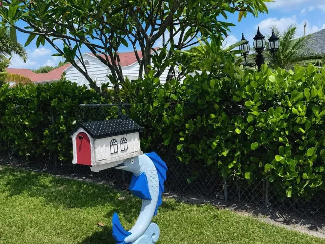 3-bedroom home for sale in West Palm Beach - 821 Hampton Road - MondialRealty