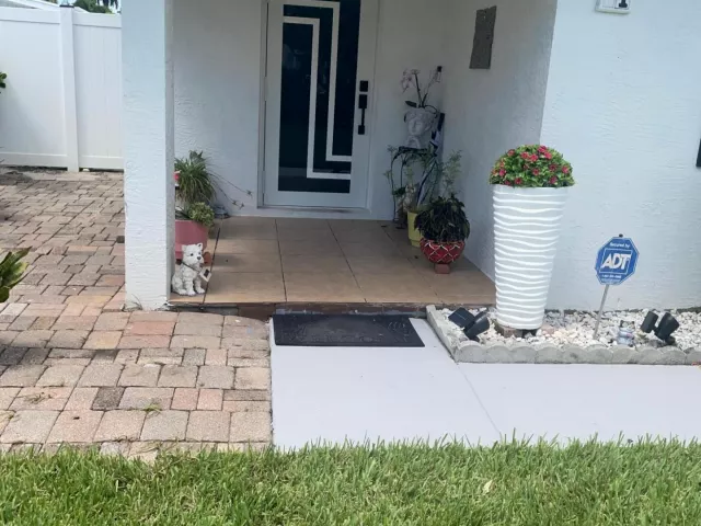 3-bedroom home for sale in West Palm Beach - 821 Hampton Road - MondialRealty