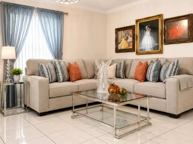 3-bedroom home for sale in West Palm Beach - 821 Hampton Road - MondialRealty