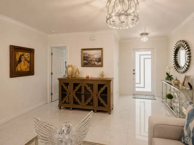 3-bedroom home for sale in West Palm Beach - 821 Hampton Road - MondialRealty