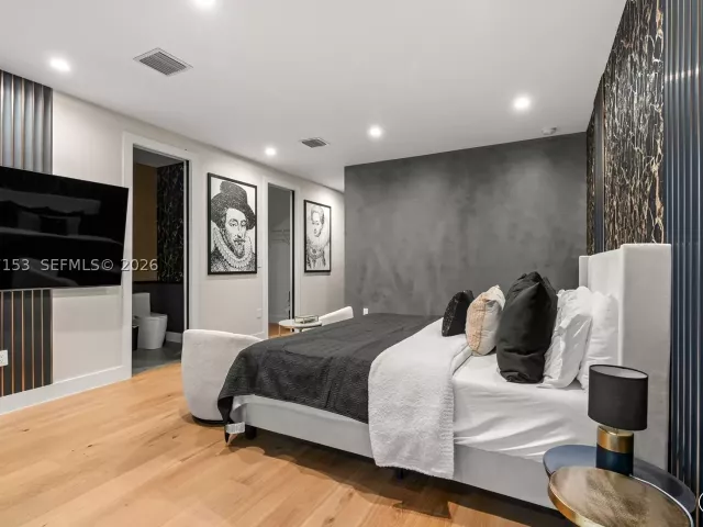 5-bedroom home for rent in Miami - 400 NW 49th St 0 - MondialRealty