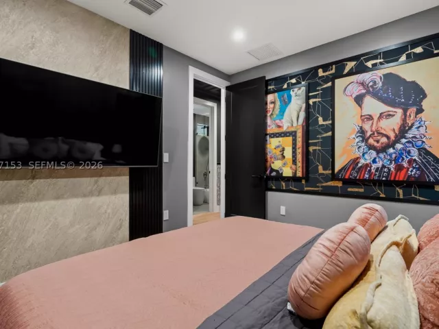 5-bedroom home for rent in Miami - 400 NW 49th St 0 - MondialRealty