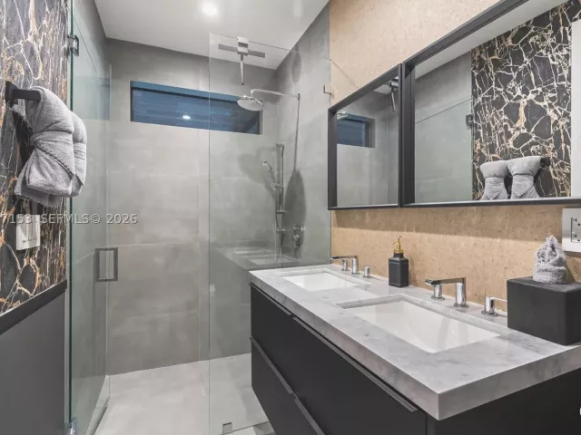 5-bedroom home for rent in Miami - 400 NW 49th St 0 - MondialRealty