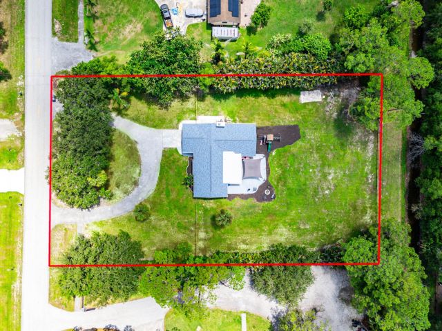 4-bedroom home for sale in West Palm Beach - 4619 Coconut Boulevard - MondialRealty
