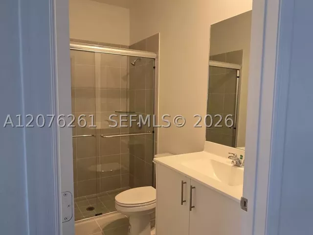 5-bedroom home for sale in Homestead - 2475 SE 29th Dr - MondialRealty